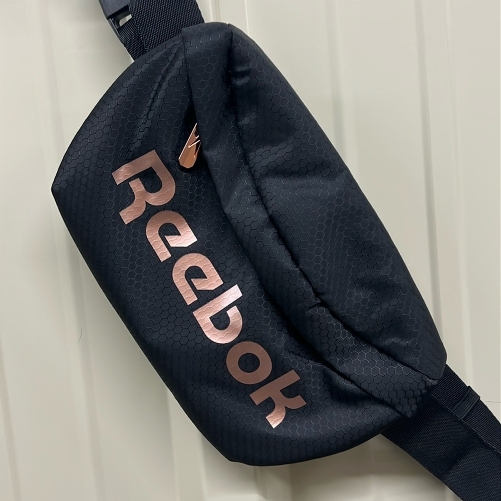 Reebox Fanny pack - Black w Rose Gold Lettering